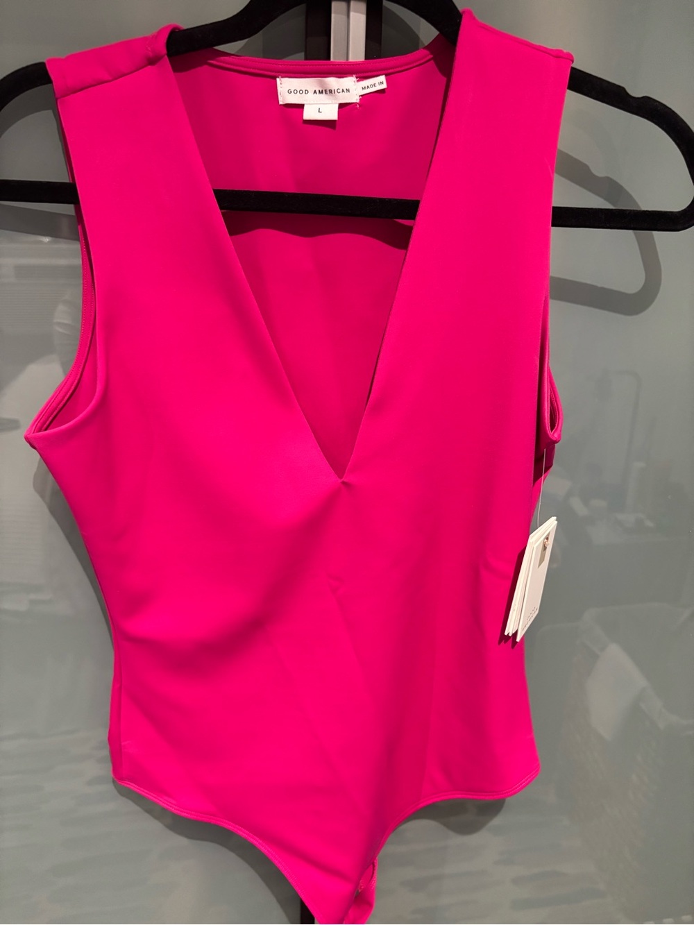Good American Hot Pink V-Neck Sleeveless Bodysuit NWT - Picture 4 of 6